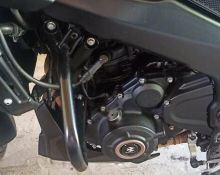 Черный Баджадж Dominar, объемом двигателя 0.4 л и пробегом 26 тыс. км за 3100 $, фото 3 на Automoto.ua