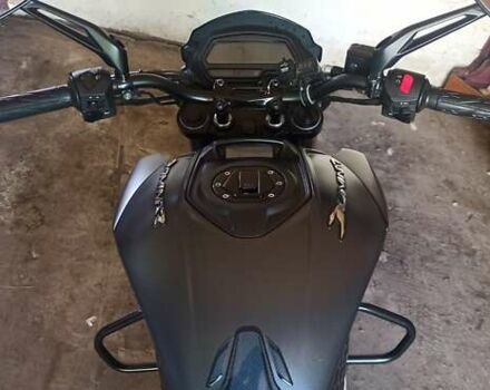 Черный Баджадж Dominar, объемом двигателя 0.4 л и пробегом 26 тыс. км за 3100 $, фото 1 на Automoto.ua