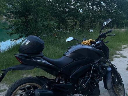 Баджадж Dominar 400 2018 в Виннице на Automoto.ua Черный Баджадж Dominar 400, объемом двигателя 0 л и пробегом 10 тыс. км за 3100 $, фото 1 на Automoto.ua
