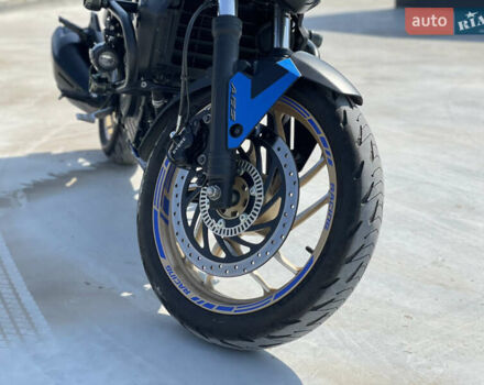 Синий Баджадж Dominar 400, объемом двигателя 0.4 л и пробегом 29 тыс. км за 2800 $, фото 5 на Automoto.ua