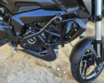 Баджадж Dominar D400 2024 в Броварах на Automoto.ua Черный Баджадж Dominar D400, объемом двигателя 0.37 л и пробегом 8 тыс. км за 4050 $, фото 10 на Automoto.ua