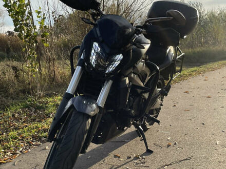 Баджадж Dominar D400 2019 у Києві на Automoto.ua Чорний Баджадж Dominar D400, об'ємом двигуна 0.37 л та пробігом 22 тис. км за 3500 $, фото 1 на Automoto.ua