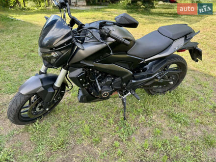 Баджадж Dominar D400 2020 у Черкасах на Automoto.ua Чорний Баджадж Dominar D400, об'ємом двигуна 0.37 л та пробігом 8 тис. км за 3600 $, фото 1 на Automoto.ua