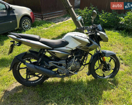 Белый Баджадж Pulsar NS125, объемом двигателя 0.12 л и пробегом 19 тыс. км за 850 $, фото 1 на Automoto.ua