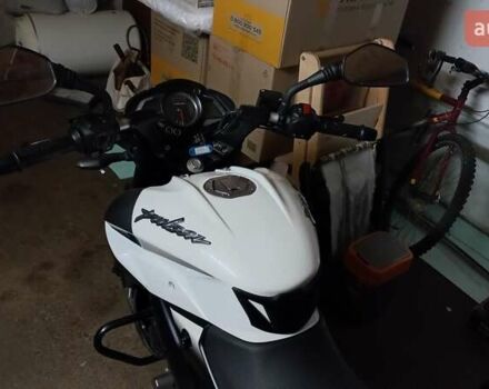 Белый Баджадж Pulsar NS200, объемом двигателя 0.2 л и пробегом 5 тыс. км за 2000 $, фото 7 на Automoto.ua