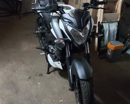 Белый Баджадж Pulsar NS200, объемом двигателя 0.2 л и пробегом 5 тыс. км за 2000 $, фото 5 на Automoto.ua