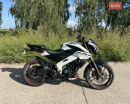 Белый Баджадж Pulsar NS200, объемом двигателя 0.2 л и пробегом 12 тыс. км за 2500 $, фото 2 на Automoto.ua