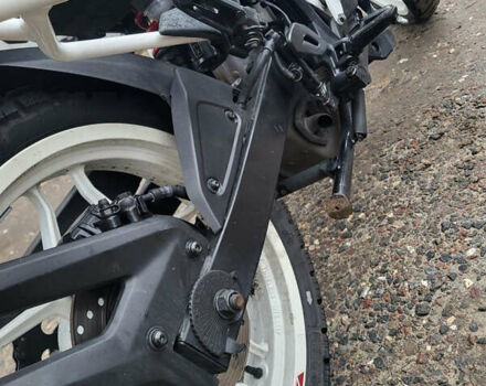 Белый Баджадж Pulsar NS200, объемом двигателя 0.2 л и пробегом 25 тыс. км за 2000 $, фото 5 на Automoto.ua