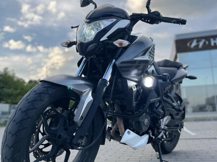 Баджадж Pulsar NS200 2018 в Виннице на Automoto.ua Белый Баджадж Pulsar NS200, объемом двигателя 0.2 л и пробегом 37 тыс. км за 1700 $, фото 1 на Automoto.ua