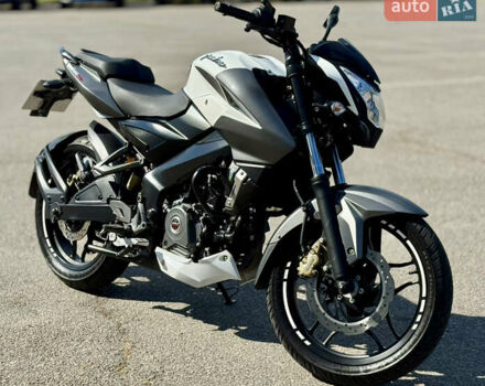 Белый Баджадж Pulsar NS200, объемом двигателя 0.2 л и пробегом 11 тыс. км за 2200 $, фото 1 на Automoto.ua