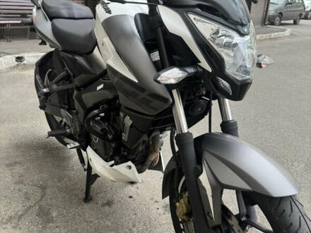 Баджадж Pulsar NS200 2020 у Києві на Automoto.ua Білий Баджадж Pulsar NS200, об'ємом двигуна 0.2 л та пробігом 13 тис. км за 1899 $, фото 1 на Automoto.ua