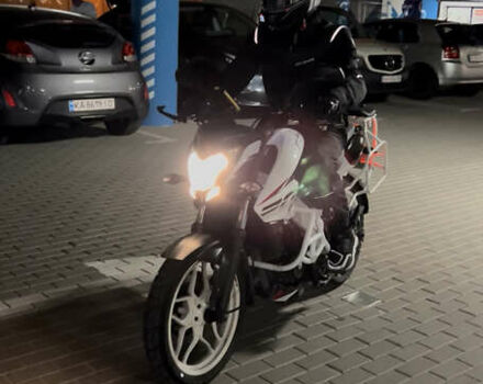 Белый Баджадж Pulsar NS200, объемом двигателя 0.2 л и пробегом 25 тыс. км за 2000 $, фото 1 на Automoto.ua