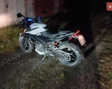 Белый Баджадж Pulsar NS200, объемом двигателя 0.2 л и пробегом 5 тыс. км за 2000 $, фото 1 на Automoto.ua