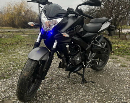Черный Баджадж Pulsar NS200, объемом двигателя 0.2 л и пробегом 21 тыс. км за 2300 $, фото 2 на Automoto.ua