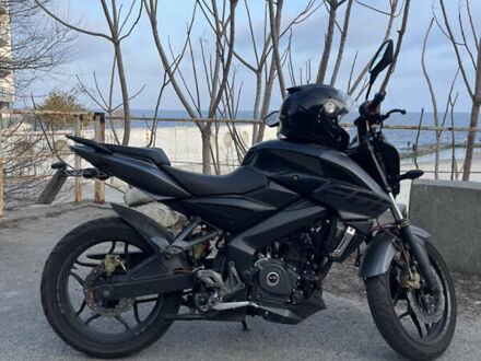 Баджадж Pulsar NS200 2018 в Одессе на Automoto.ua Черный Баджадж Pulsar NS200, объемом двигателя 0.2 л и пробегом 40 тыс. км за 2000 $, фото 1 на Automoto.ua
