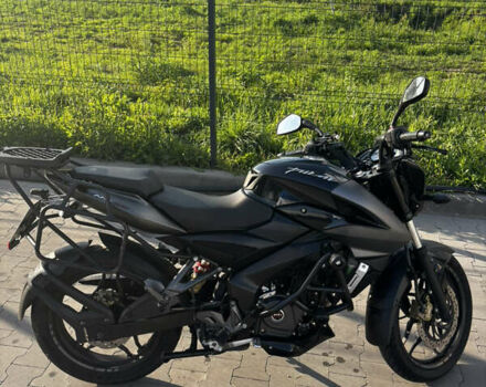 Черный Баджадж Pulsar NS200, объемом двигателя 0.2 л и пробегом 16 тыс. км за 2000 $, фото 1 на Automoto.ua