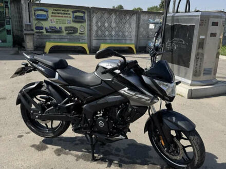 Баджадж Pulsar NS200 2023 у Котельве на Automoto.ua Чорний Баджадж Pulsar NS200, об'ємом двигуна 0.2 л та пробігом 23 тис. км за 2150 $, фото 1 на Automoto.ua