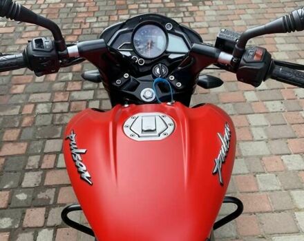 Красный Баджадж Pulsar NS200, объемом двигателя 0.2 л и пробегом 8 тыс. км за 2000 $, фото 3 на Automoto.ua