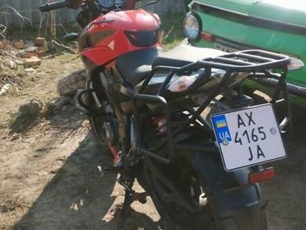 Баджадж Pulsar NS200 2019 у Богодухове на Automoto.ua Червоний Баджадж Pulsar NS200, об'ємом двигуна 0.2 л та пробігом 20 тис. км за 1900 $, фото 1 на Automoto.ua