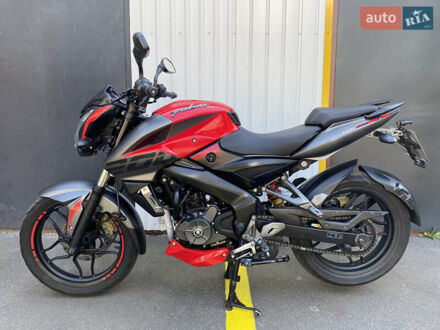 Баджадж Pulsar NS200 2019 в Конотопе на Automoto.ua Красный Баджадж Pulsar NS200, объемом двигателя 0.2 л и пробегом 22 тыс. км за 1999 $, фото 1 на Automoto.ua