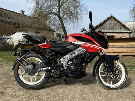 Баджадж Pulsar NS200 2021 у Берестечко на Automoto.ua Червоний Баджадж Pulsar NS200, об'ємом двигуна 0.2 л та пробігом 12 тис. км за 2050 $, фото 1 на Automoto.ua