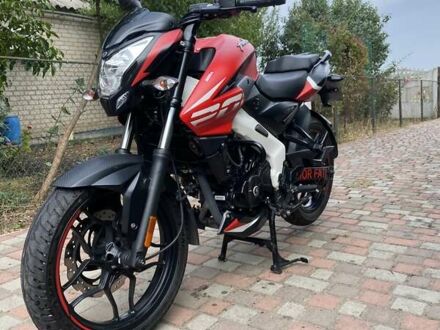 Красный Баджадж Pulsar NS200, объемом двигателя 0.2 л и пробегом 8 тыс. км за 2000 $, фото 1 на Automoto.ua