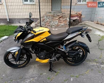 Желтый Баджадж Pulsar NS200, объемом двигателя 0.2 л и пробегом 300 тыс. км за 1568 $, фото 5 на Automoto.ua