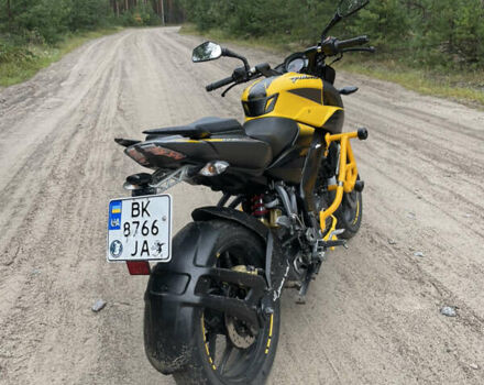 Желтый Баджадж Pulsar NS200, объемом двигателя 0 л и пробегом 14 тыс. км за 1900 $, фото 2 на Automoto.ua