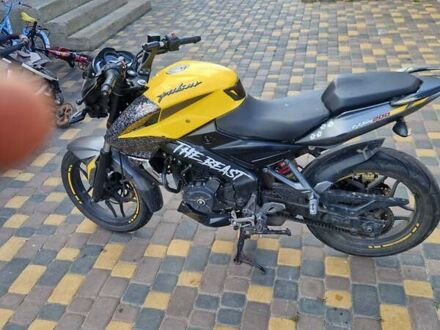 Баджадж Pulsar NS200 2019 у Рівному на Automoto.ua Жовтий Баджадж Pulsar NS200, об'ємом двигуна 0.2 л та пробігом 13 тис. км за 1800 $, фото 1 на Automoto.ua