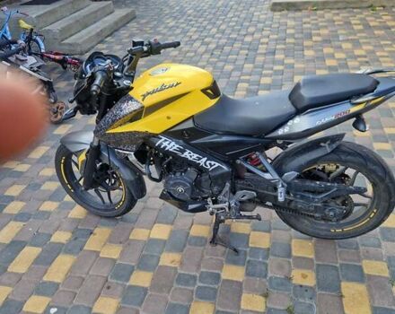 Желтый Баджадж Pulsar NS200, объемом двигателя 0.2 л и пробегом 13 тыс. км за 1800 $, фото 1 на Automoto.ua
