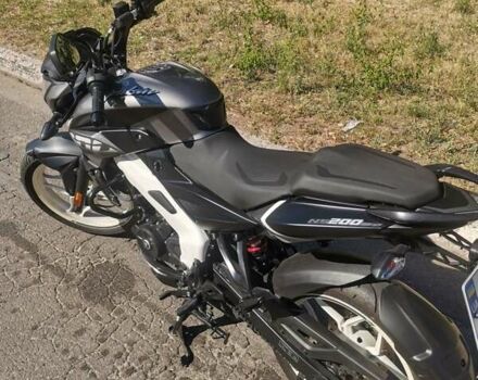 Сірий Баджадж Pulsar NS200, об'ємом двигуна 0.2 л та пробігом 6 тис. км за 2200 $, фото 1 на Automoto.ua