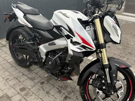 Баджадж Pulsar NS400 2025 у Первомайськ на Automoto.ua Білий Баджадж Pulsar NS400, об'ємом двигуна 0 л та пробігом 5 тис. км за 4150 $, фото 1 на Automoto.ua