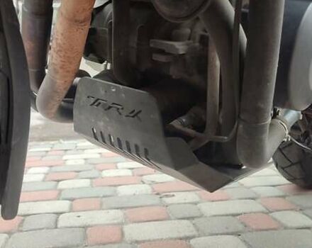 Красный Бенелли TRK 502X, объемом двигателя 0.5 л и пробегом 13 тыс. км за 5500 $, фото 5 на Automoto.ua