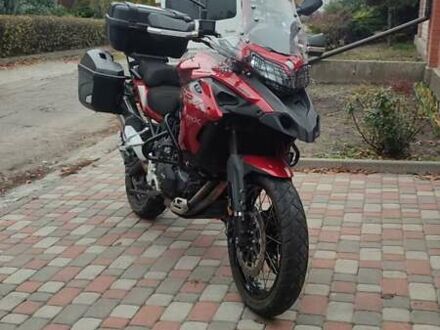 Красный Бенелли TRK 502X, объемом двигателя 0.5 л и пробегом 13 тыс. км за 5500 $, фото 1 на Automoto.ua