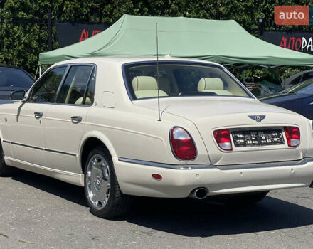 Білий Бентлі Arnage, об'ємом двигуна 6.75 л та пробігом 105 тис. км за 60000 $, фото 6 на Automoto.ua