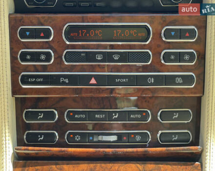 Білий Бентлі Arnage, об'ємом двигуна 6.75 л та пробігом 105 тис. км за 60000 $, фото 14 на Automoto.ua