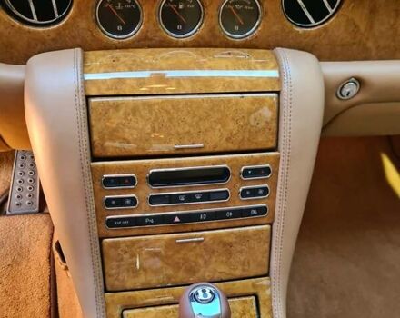 Черный Бентли Арнаж, объемом двигателя 6.76 л и пробегом 60 тыс. км за 70000 $, фото 5 на Automoto.ua