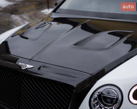 Білий Бентлі Бентайга, об'ємом двигуна 4 л та пробігом 32 тис. км за 155000 $, фото 5 на Automoto.ua