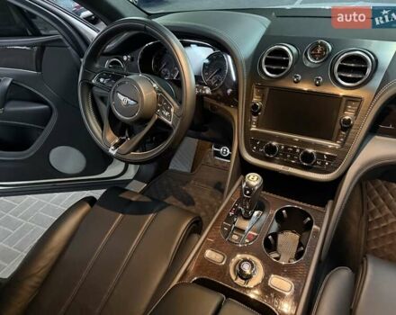 Білий Бентлі Бентайга, об'ємом двигуна 4 л та пробігом 79 тис. км за 125000 $, фото 16 на Automoto.ua
