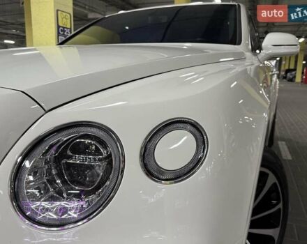 Білий Бентлі Бентайга, об'ємом двигуна 4 л та пробігом 79 тис. км за 125000 $, фото 4 на Automoto.ua