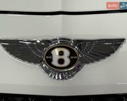 Білий Бентлі Бентайга, об'ємом двигуна 4 л та пробігом 79 тис. км за 125000 $, фото 5 на Automoto.ua