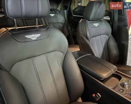 Білий Бентлі Бентайга, об'ємом двигуна 4 л та пробігом 79 тис. км за 125000 $, фото 13 на Automoto.ua
