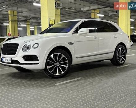 Білий Бентлі Бентайга, об'ємом двигуна 4 л та пробігом 79 тис. км за 125000 $, фото 8 на Automoto.ua