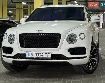 Білий Бентлі Бентайга, об'ємом двигуна 4 л та пробігом 79 тис. км за 125000 $, фото 2 на Automoto.ua
