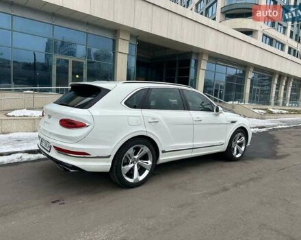 Білий Бентлі Бентайга, об'ємом двигуна 3 л та пробігом 37 тис. км за 210000 $, фото 2 на Automoto.ua