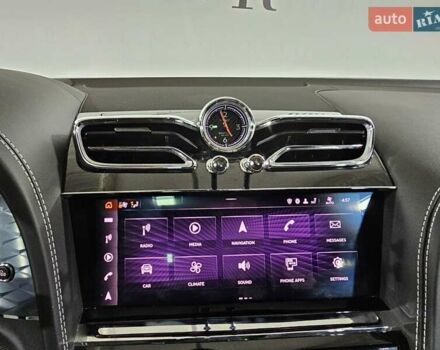 Білий Бентлі Бентайга, об'ємом двигуна 3 л та пробігом 44 тис. км за 171999 $, фото 29 на Automoto.ua