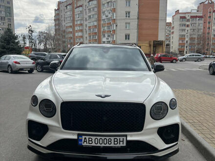 Бентли Бентайга 2021 в Виннице на Automoto.ua Белый Бентли Бентайга, объемом двигателя 4 л и пробегом 35 тыс. км за 300000 $, фото 1 на Automoto.ua