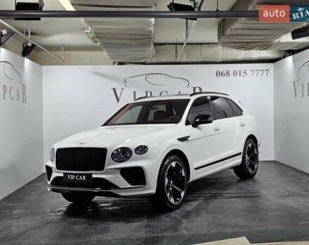 Белый Бентли Бентайга, объемом двигателя 4 л и пробегом 55 тыс. км за 167777 $, фото 1 на Automoto.ua