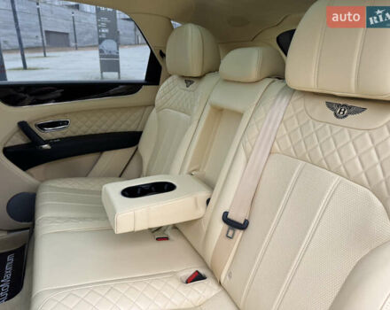 Бежевый Бентли Бентайга, объемом двигателя 5.95 л и пробегом 44 тыс. км за 119999 $, фото 23 на Automoto.ua