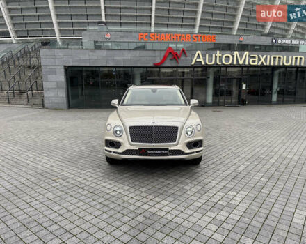 Бежевый Бентли Бентайга, объемом двигателя 5.95 л и пробегом 44 тыс. км за 119999 $, фото 1 на Automoto.ua